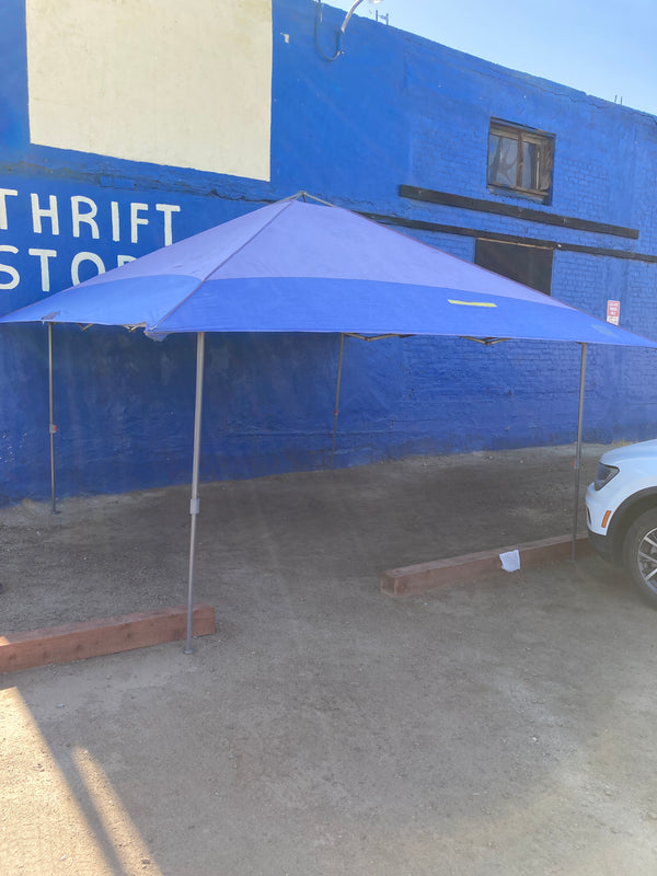 Used Ez-Up Canopy Tent 10x10, Folding & Outdoor Canopy w/Carry Bag