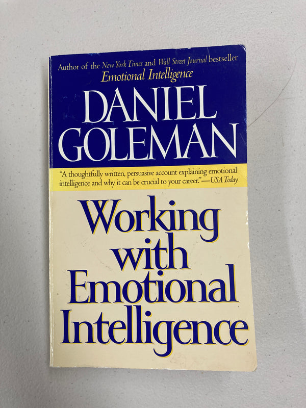 Working with Emotional Intelligence by Daniel Goleman (2000, Paperback) USED