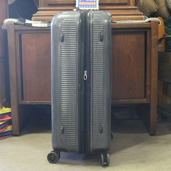 Kirkland Signature 29 inch hardside spinner suitcase with black finish