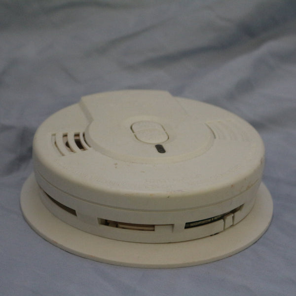 Kidde i9010 10-year sealed battery smoke alarm with hush feature